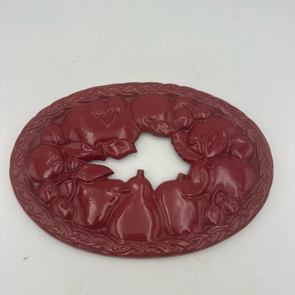 Dessous de plat Geneviève Lethu cast iron trivet glossy Red Fruit France